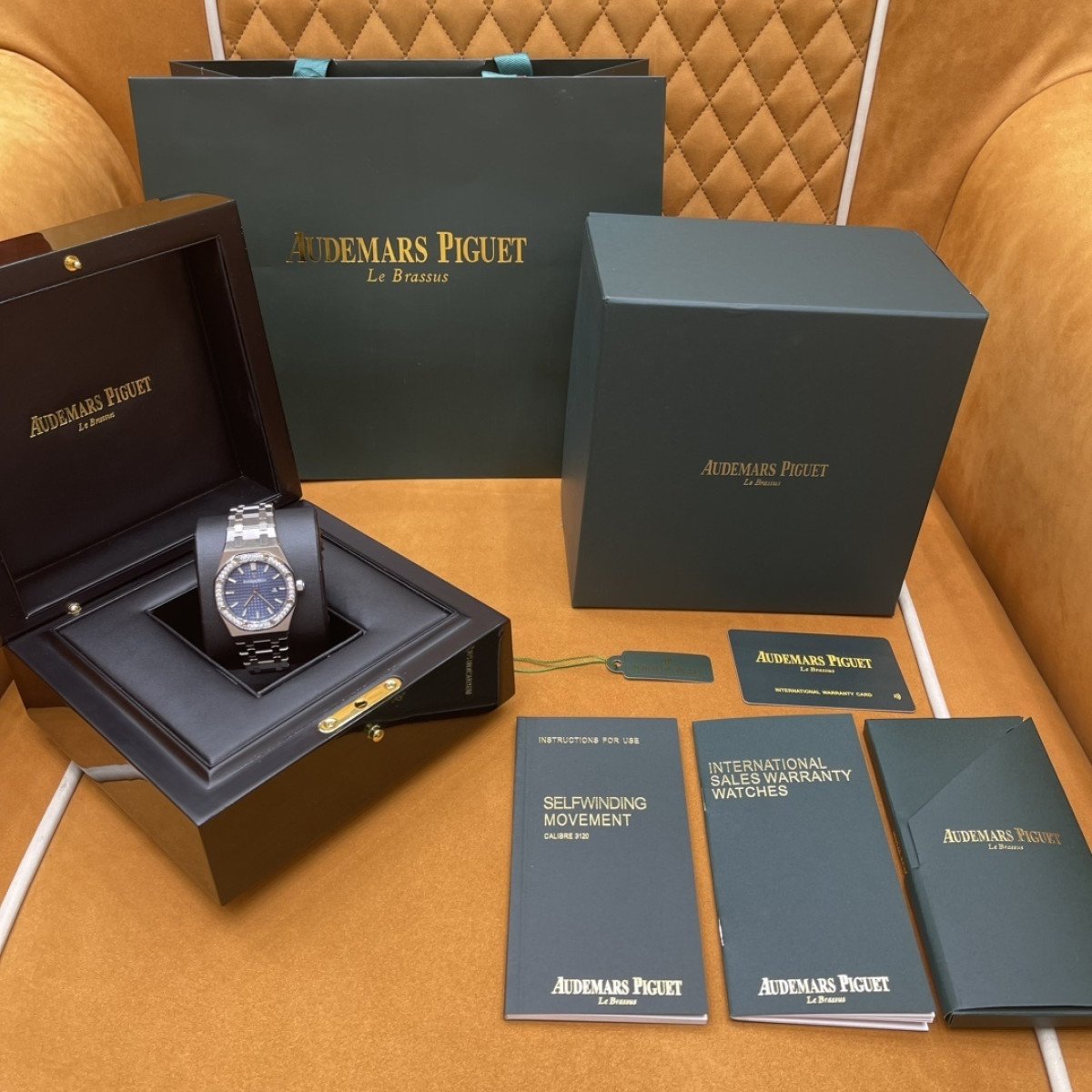 Audemars Piguet Watch - 67651IP.ZZ.1261IP.01