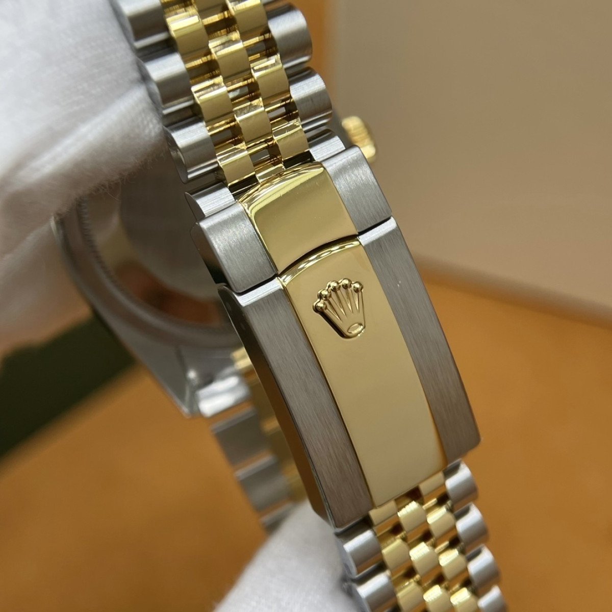 P5900 - m126233-0043