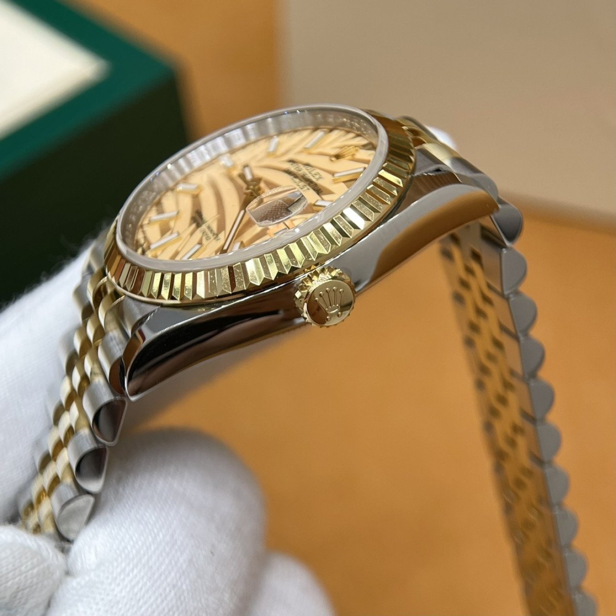 P5900 - m126233-0043