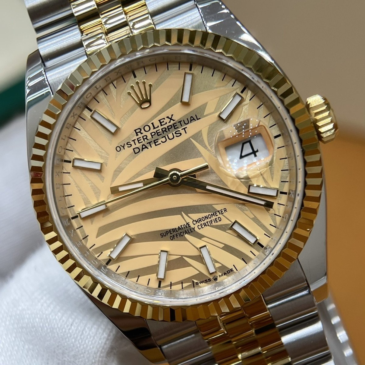 P5900 - m126233-0043