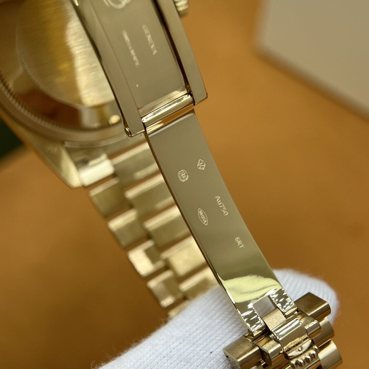 P6000 - m128238-0011