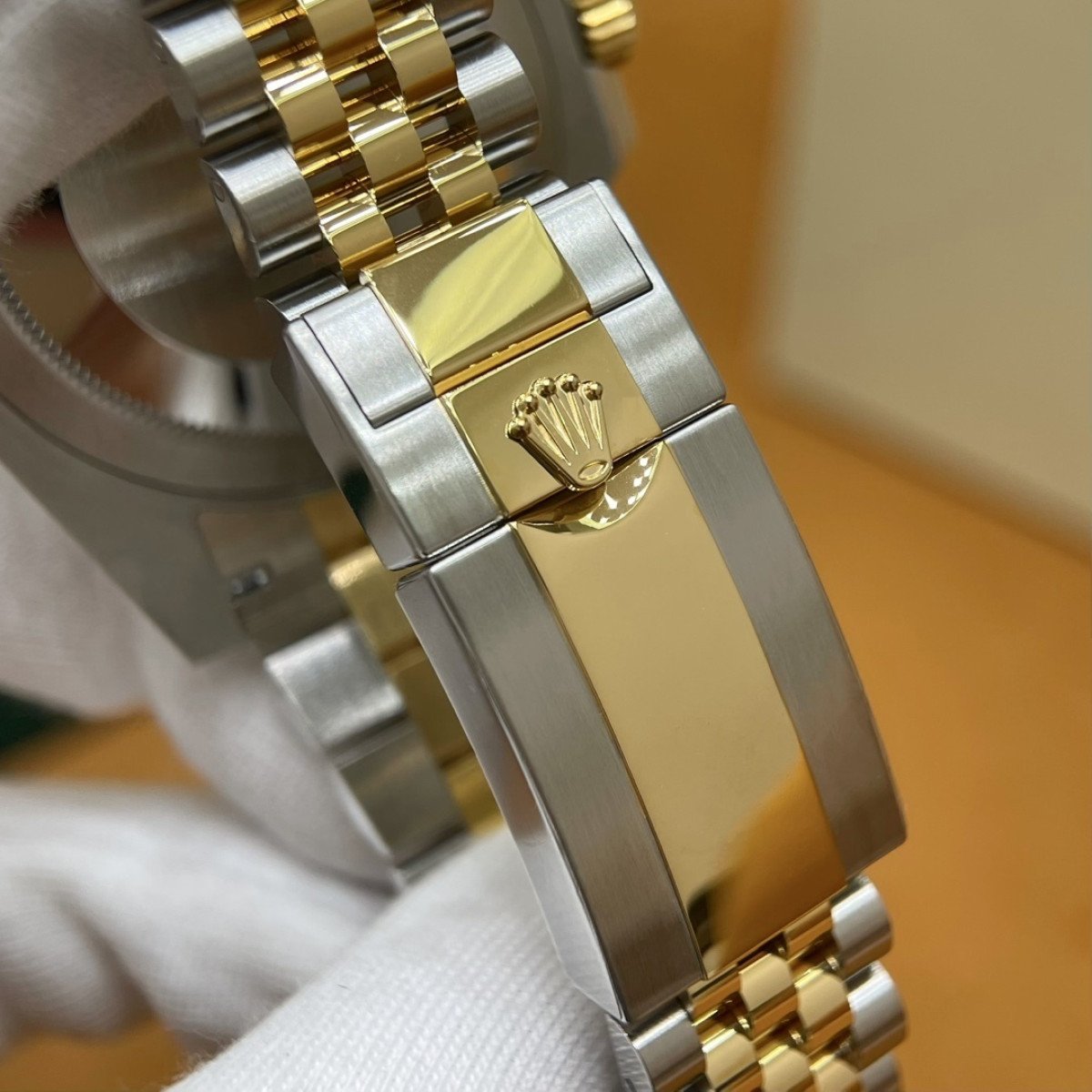 P8900 - m126713grnr-0001